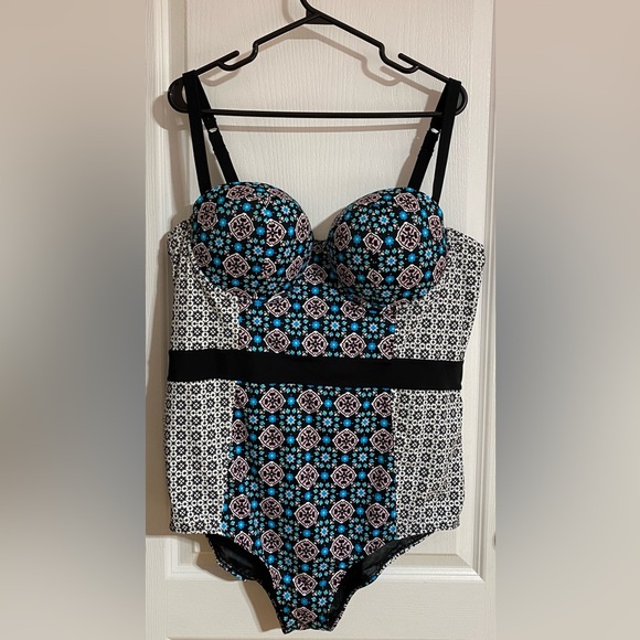 Torrid Slim Fix Underwire Push-Up Patterned One Piece Swimsuit Size 3X - Picture 5 of 15